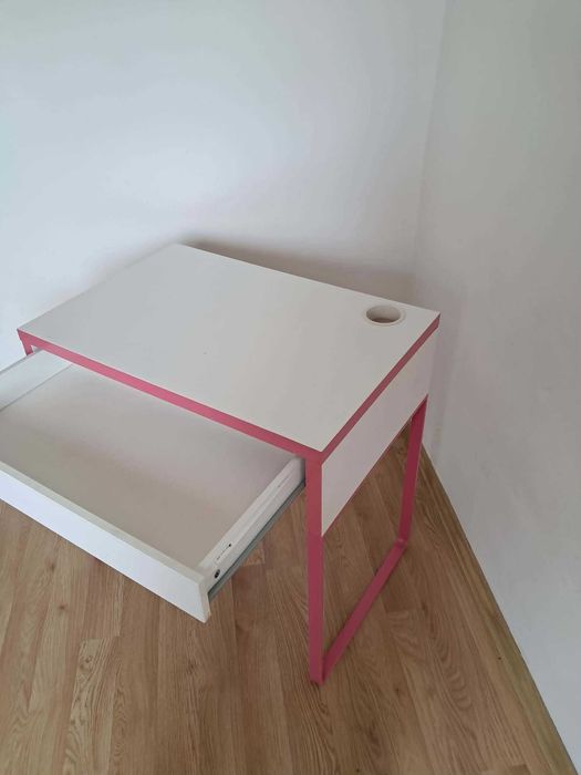Biurko IKEA MICKE biało-różowe