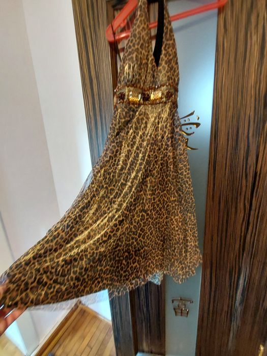 Нарядна сукня з тигровим принтом