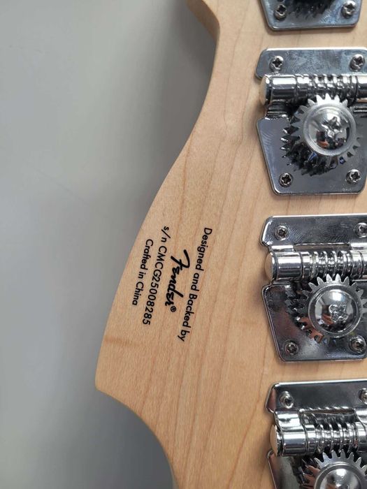 Gitara basowa Fender Squier Debut Series Precision 4 struny