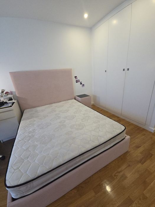IMPERDÍVEL RIGOROSAMENTE NOVA!!! Conjunto de cama e mesa de cabeceira