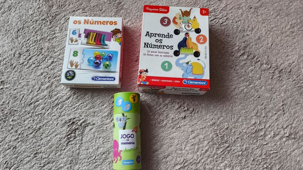 Vários conjuntos de jogos infantis