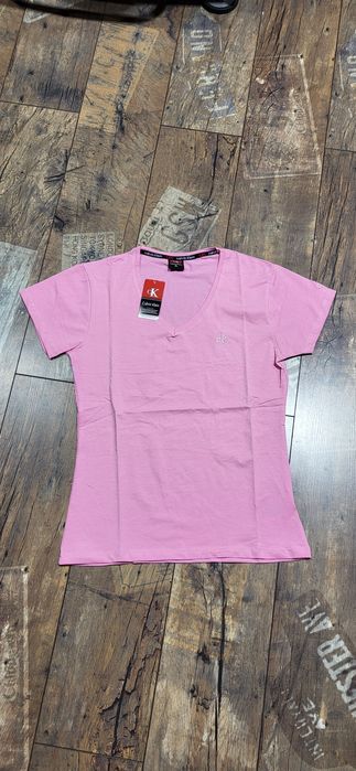 Różowa koszulka damska baby pink dekolt serek bawełna XL