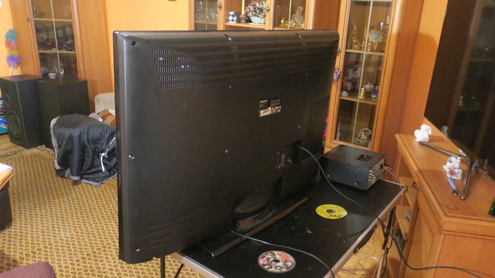 Telewizor Medion LCD 42 cale + pilot