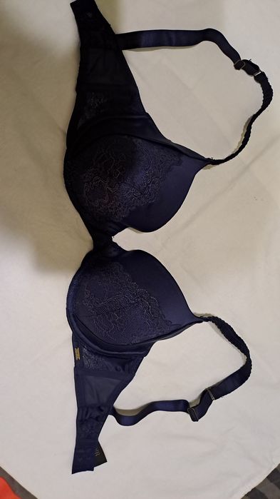 Бюстгальтер  т синього кольору чашка В-С довжина 65-75  NOIR