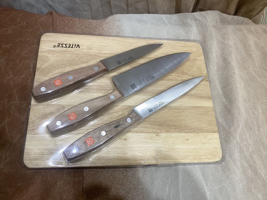 Комплект ножів з нержавіючої  сталі