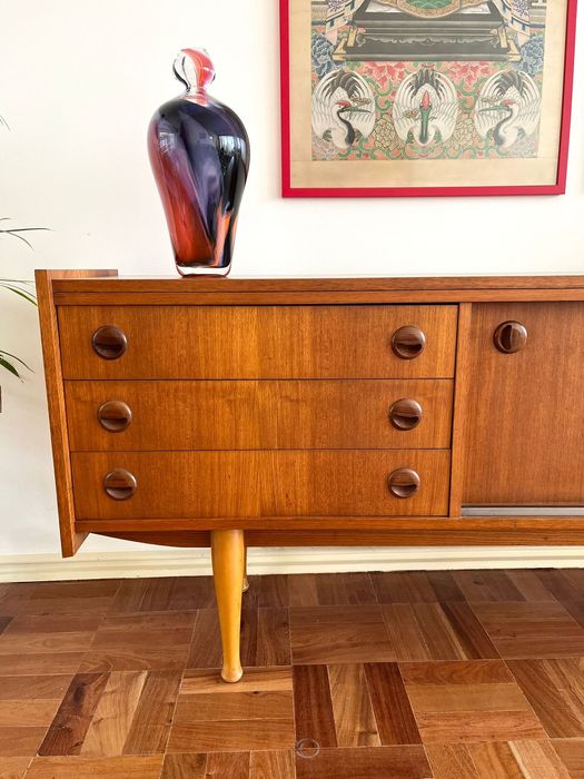 Aparador mid century em teca