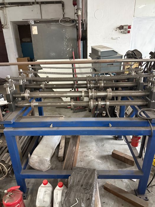 Profilarka do blachy ,Regulacja rozstawu rowków