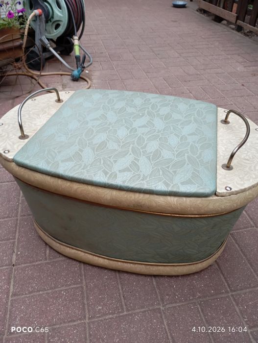 Stary kufer vintage