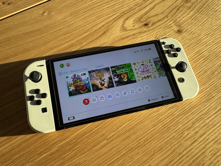 Nintendo Switch Oled + karta 256gb + akcesoria