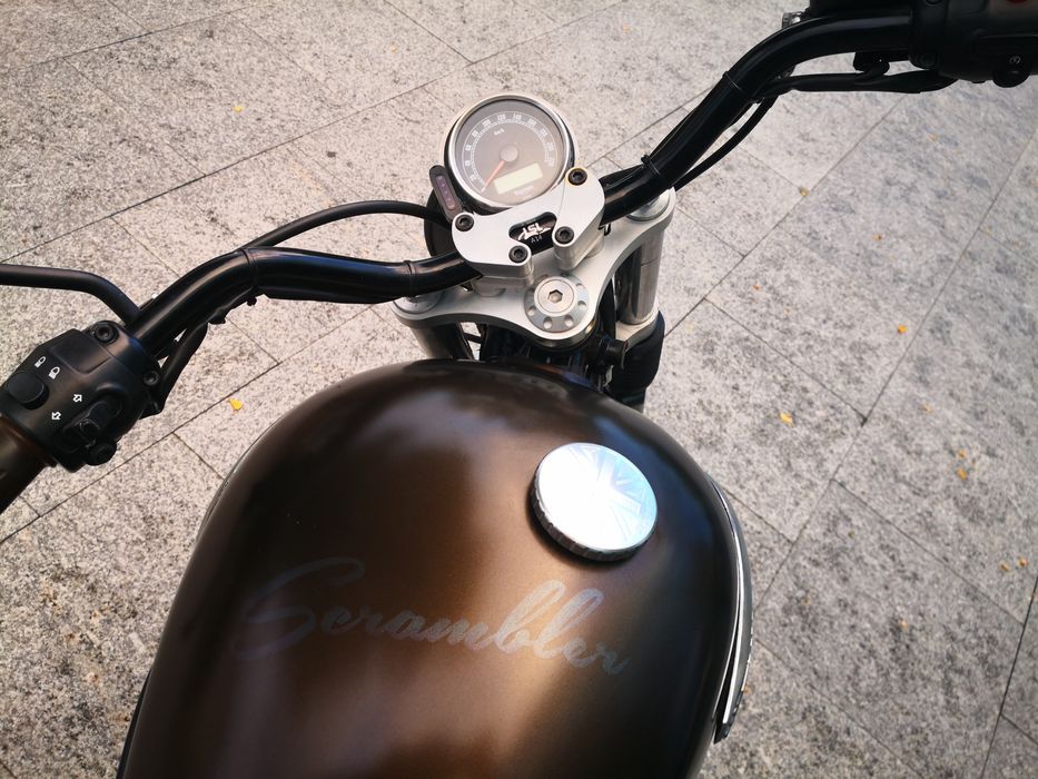 Triumph Scrambler Bonneville 900 efi Street 1200 Xe cafe