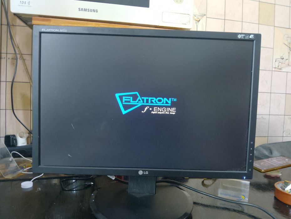 Монитор 20 дюймов hd+1600*900