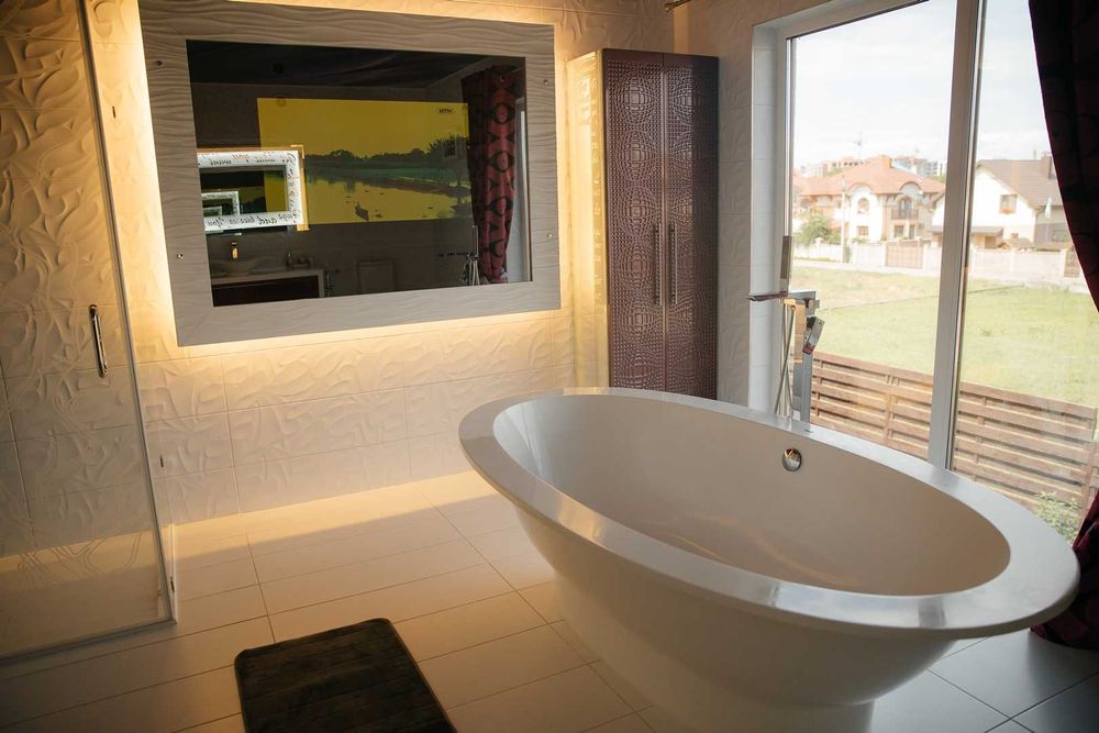 Продаж будинку з басейном та готовим для проживання у Вовчинцях