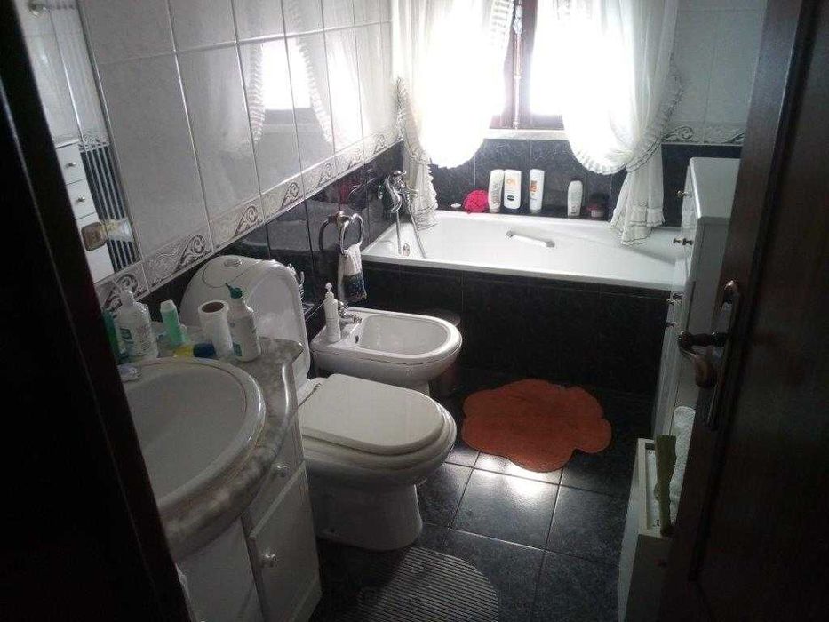 Arrendamento de quarto em moradia Alto Moino, Corroios