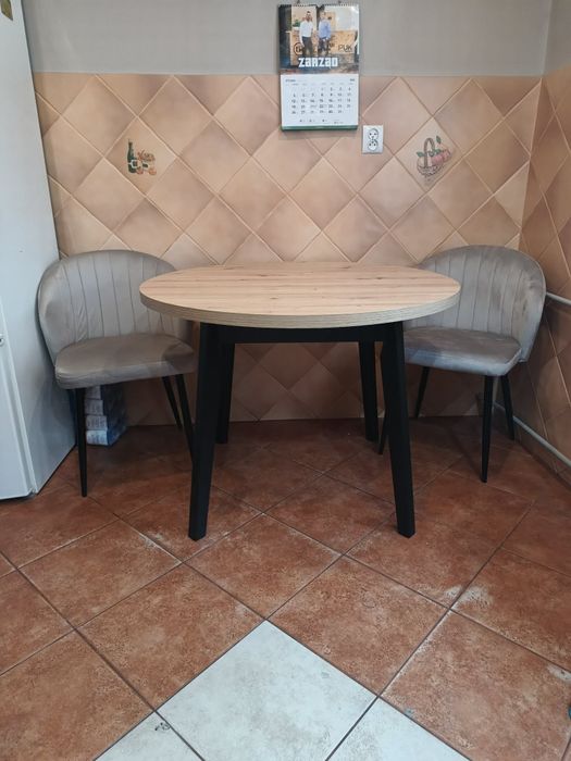 Stół okrągły rozkładany Dąb Artisan 4 Krzesła tapicerowane