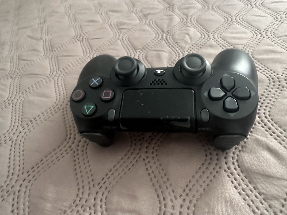 Pad do konsoli PS4