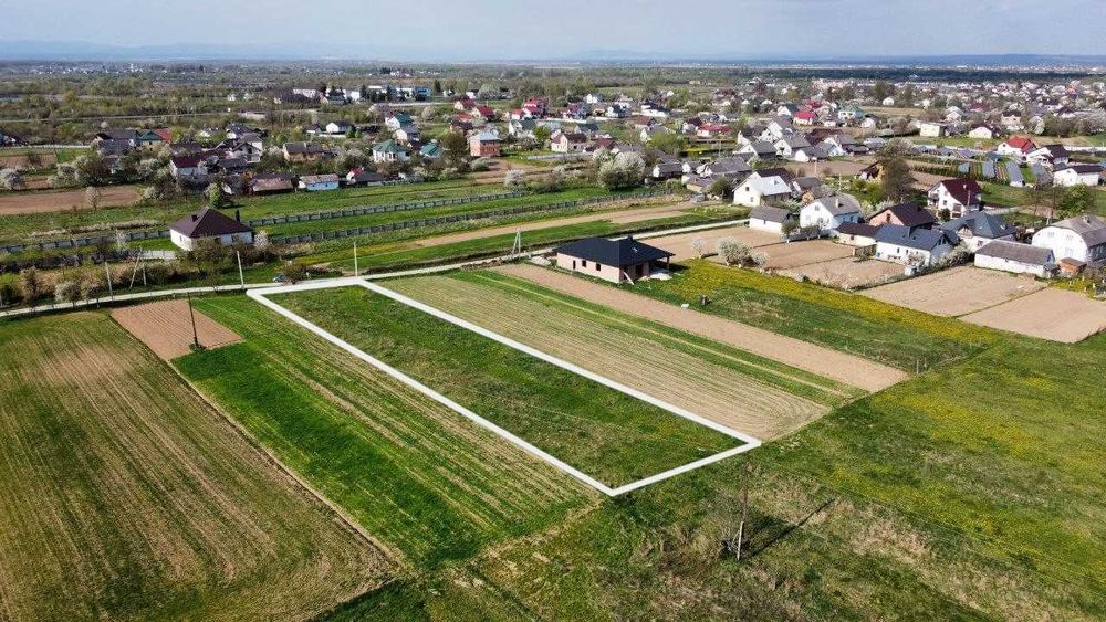 Продаж земельної ділянки Черніїв, 24 сот. с/г, світло, газ, новобудови