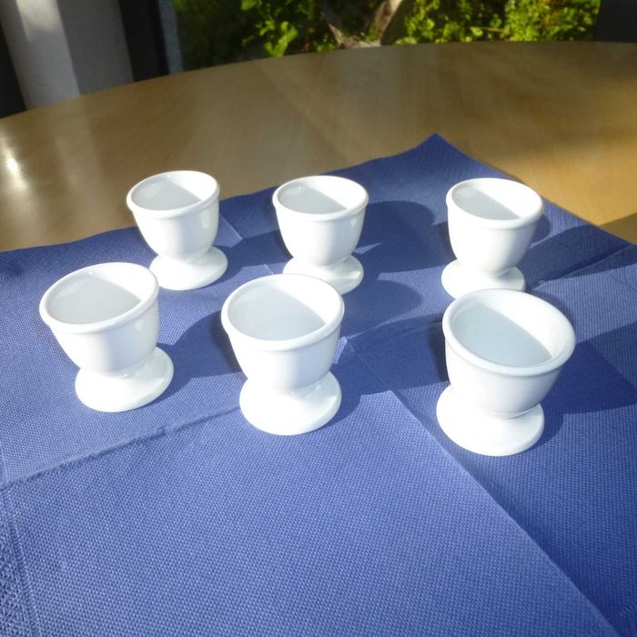 Copo para ovos em porcelana, como novo