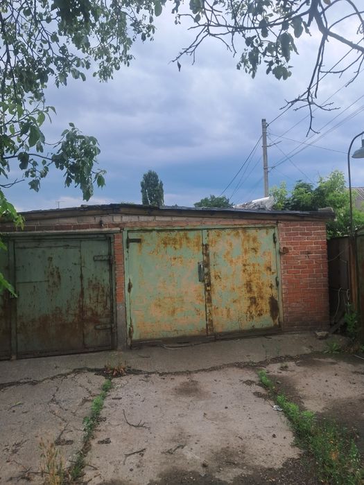 Ділянка з будинком  на раківці