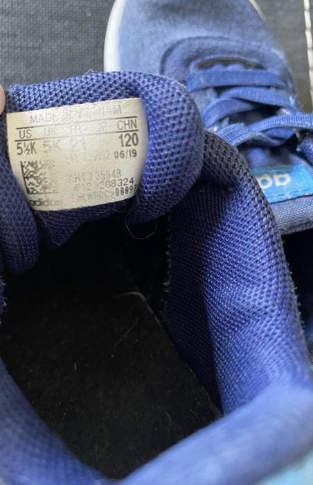 Кросівки adidas розмір 21. (устілка 12 см)