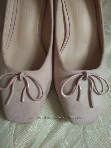 Нові фірмові туфлі