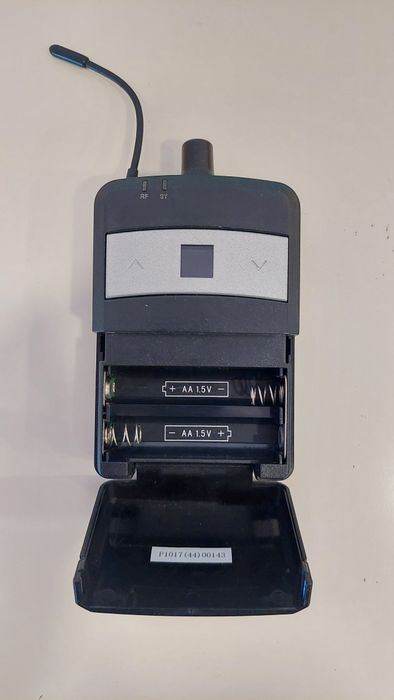 The t.bone IEM 75B Receptor Bodypack UHF Wireless In-Ear Monitor - Usado