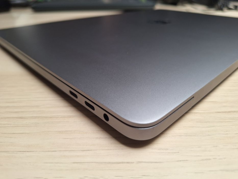 MacBook Pro 16 (2019)