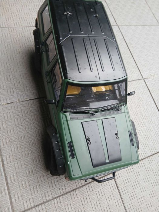 Crawler 1/10 com body cherokee