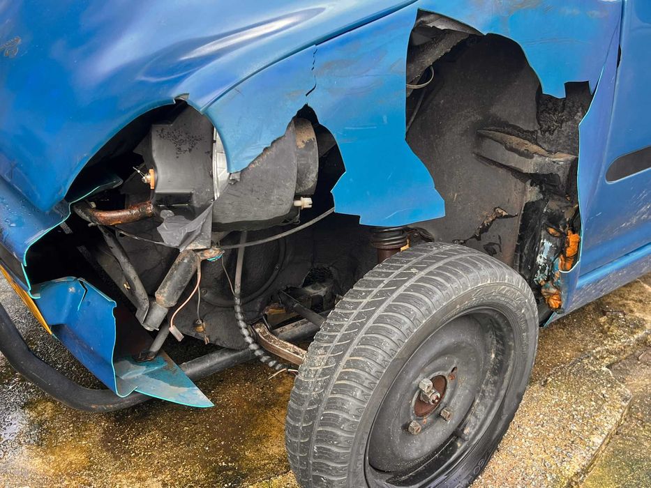 AIXAM PICK UP ACIDENTADA peças e acessorios