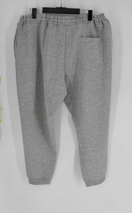 Szare dresowe spodnie na polarku C&A, rozmiar 3XL, zwężane, nowe