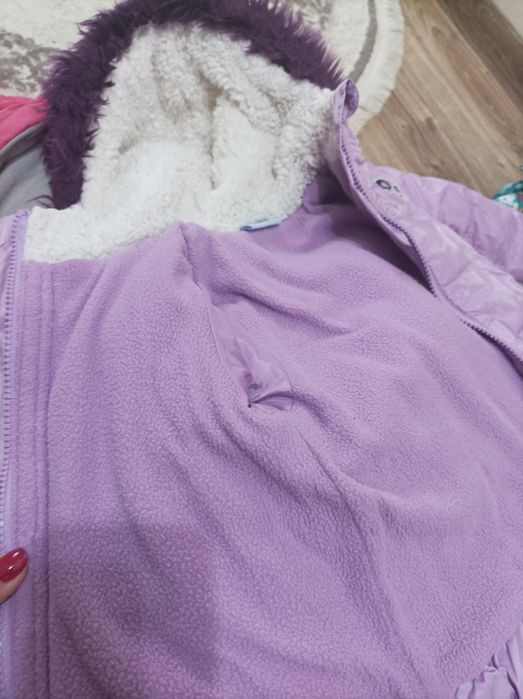 Курточки, верхній одяг на дівчинку