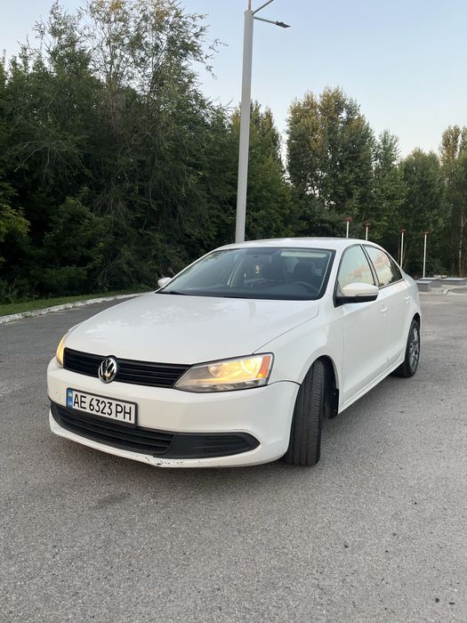 VW  Volkswagen Jetta 2.5 SE 2011