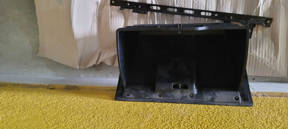 Porta Luvas mx5 NA