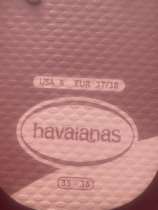 Havaianas novas em tons de rosa