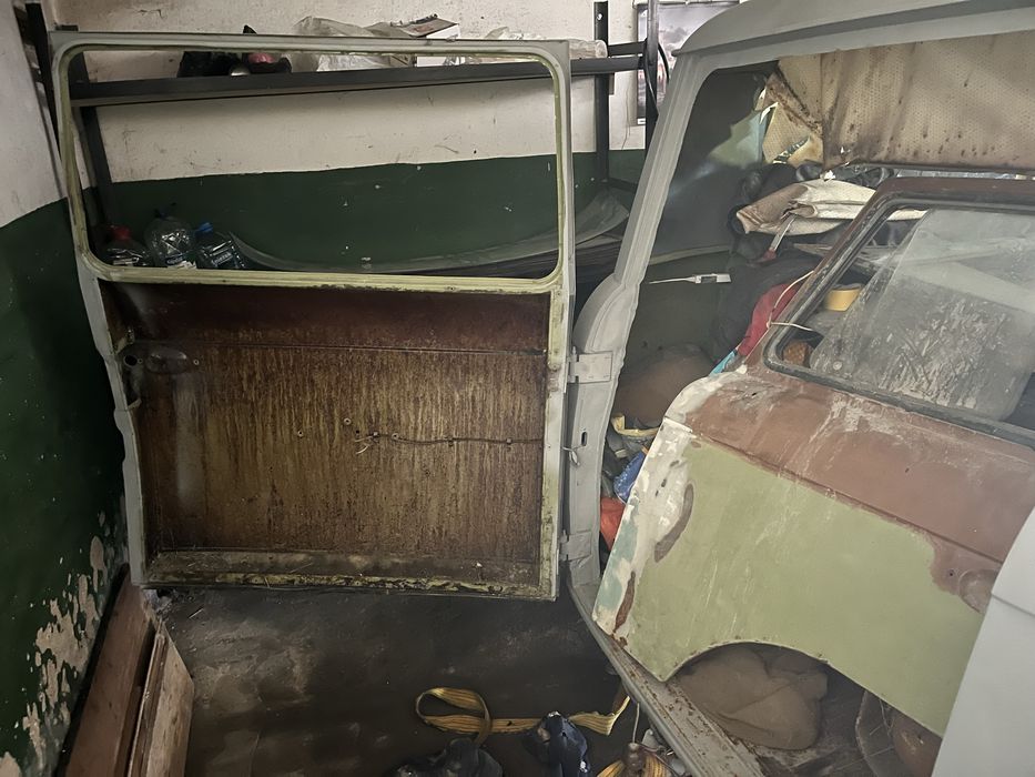 Автомобіль баркас