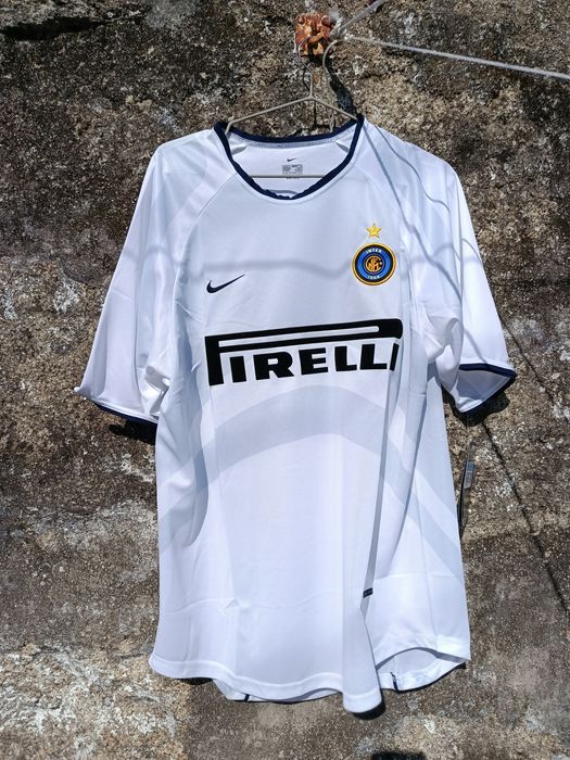 Camisola Inter Milão retro 2001/02