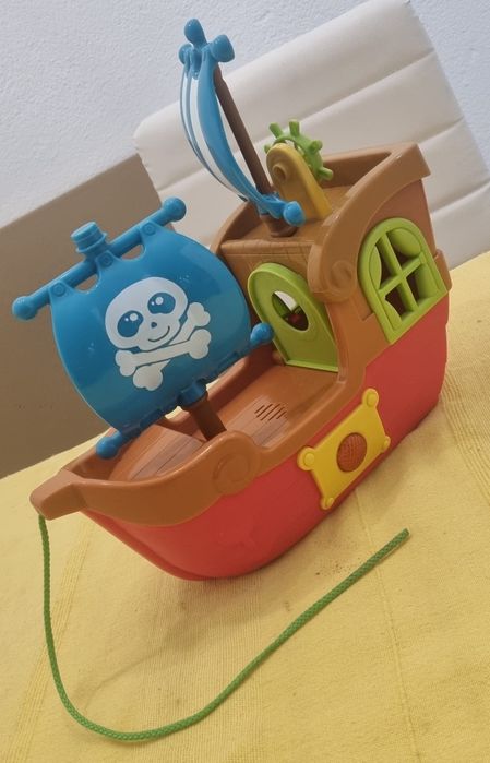 Barco para Crianças leva Pilhas em bom estado