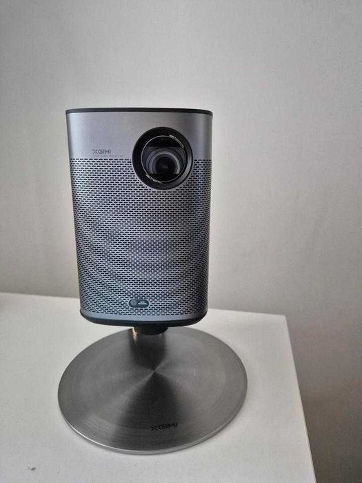 Projetor portátil Xgimi Halo+ 1080p com suporte