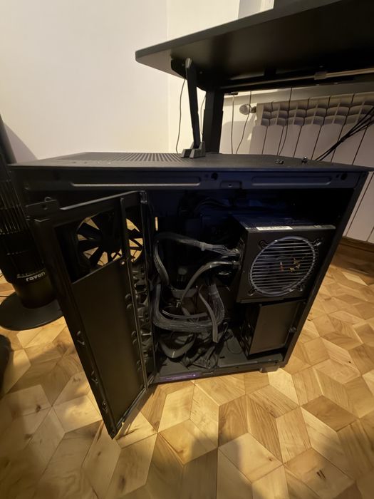 Komputer gamingowy RTX 5080 OC, Ryzen 9 9950X3D, 32 GB RAM, SSD 4,5 TB