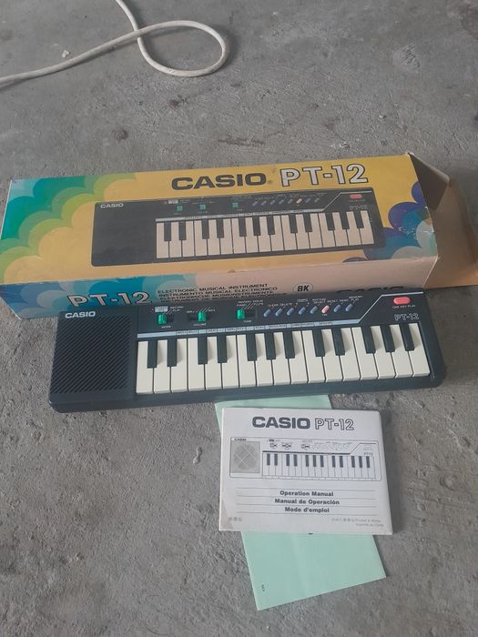 Casio PT-12 sentezator