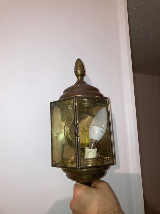 Candeeiro de parede antigo