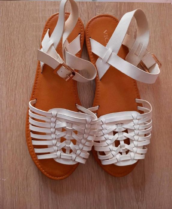 Sandały białe letnie roz.37 wymiary opis firmy Vices