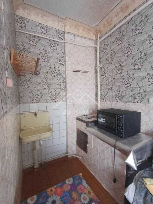 Продаж будинку в центрі с. Лозуватка з гаражем, літнею кухнею.
