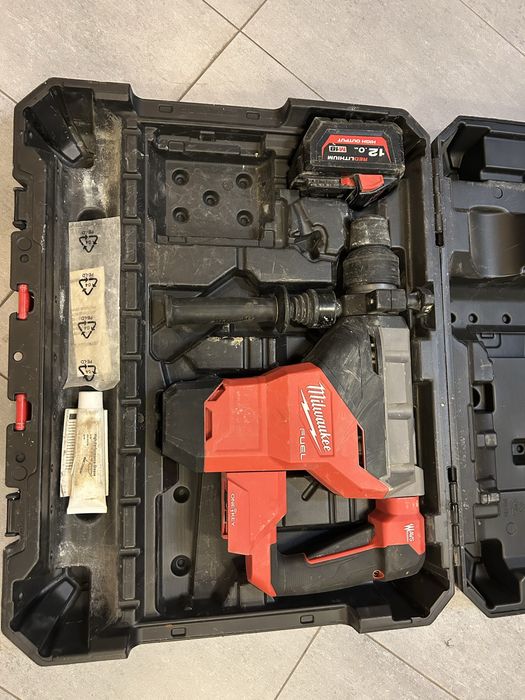 Młot udarowy Milwaukee M18 FHM
