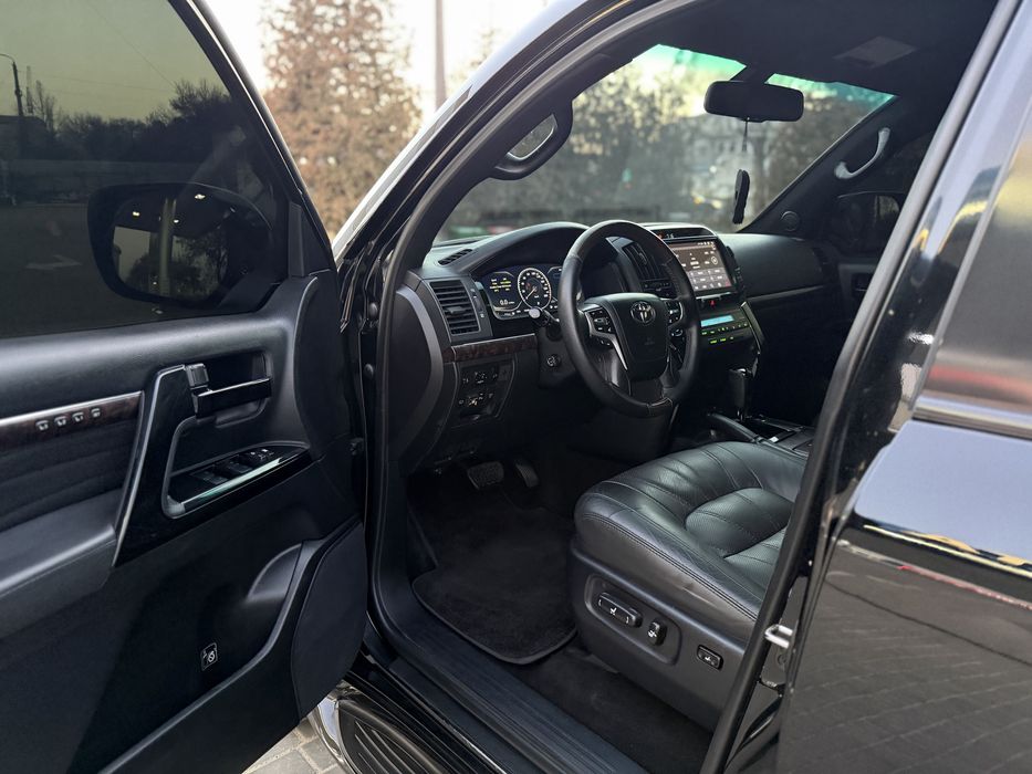 Продам ленд крузер  200