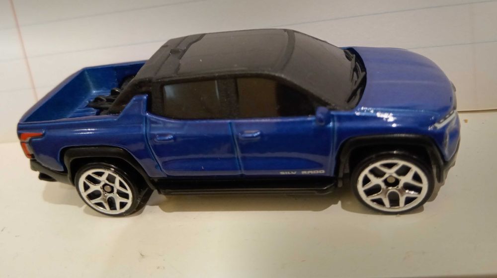 Hot Wheels e outros - 16 carros