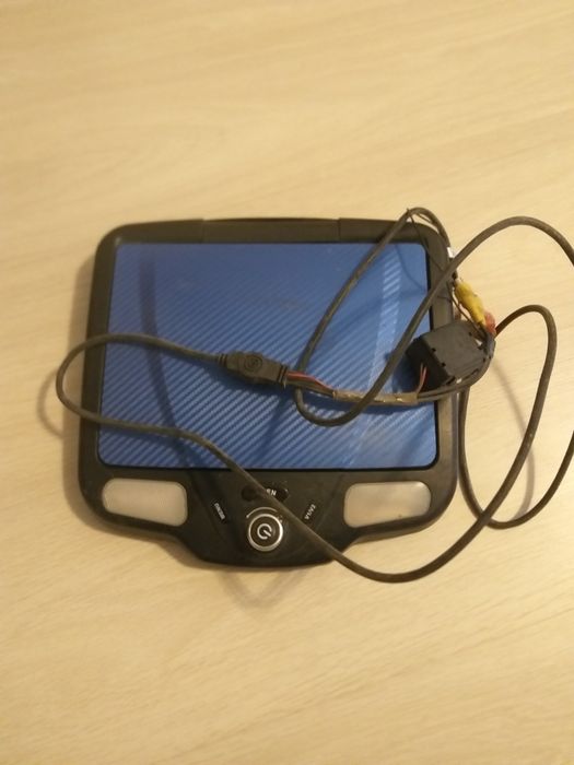 Монитор в автомобиль потолочный