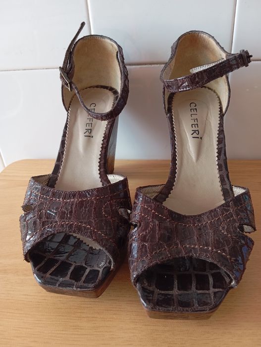 Sandálias 37 com salto leve
