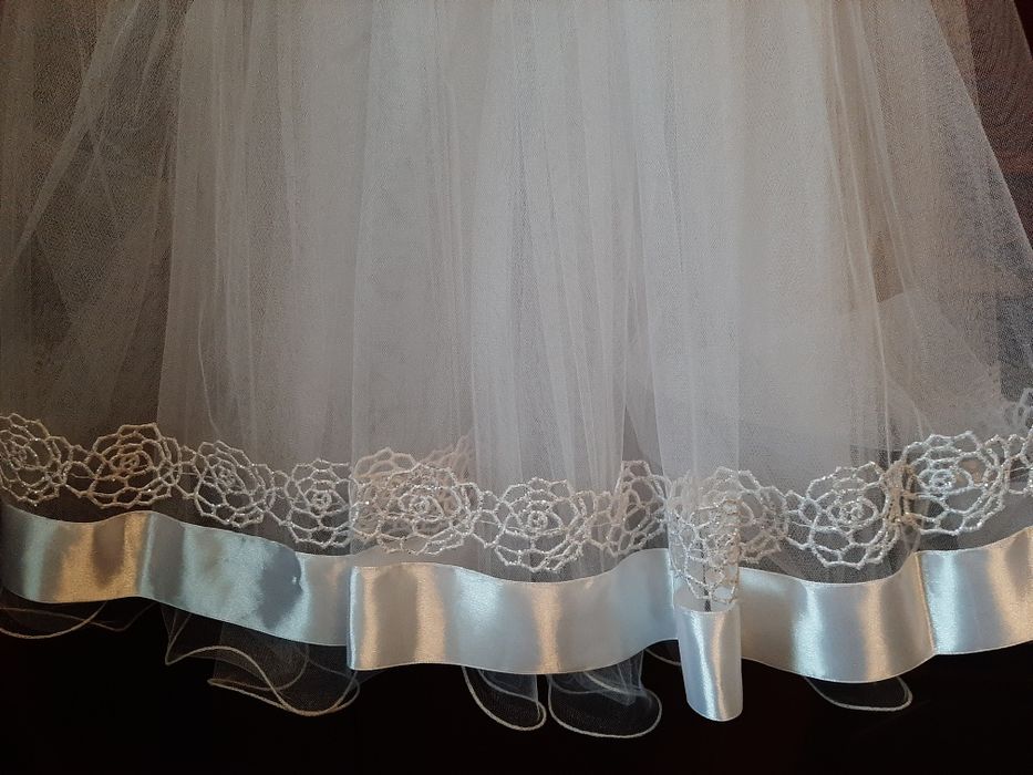 Продам нарядне біле плаття