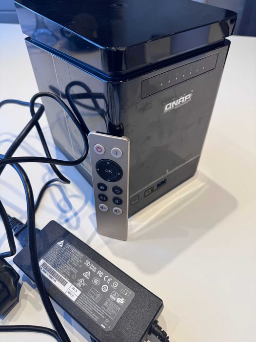 QNAP TS-453Bmini + 2x 4TB Seagate IronWolf | Serwer NAS | Stan Idealny