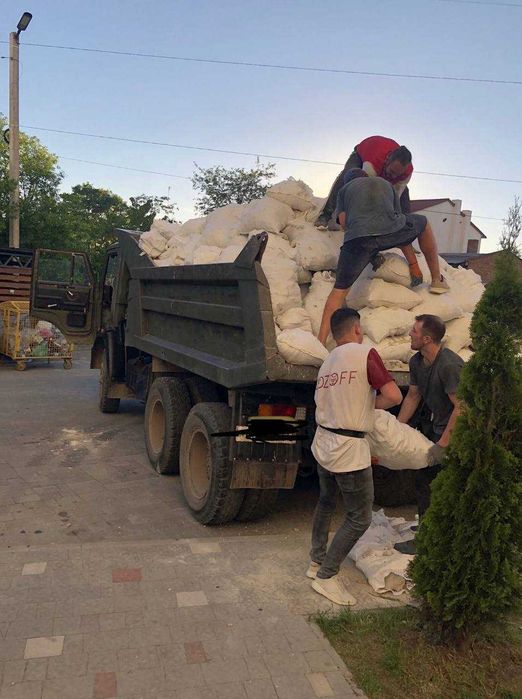 Вивіз сміття самоскидом КамАЗ +Бригада вантажників для завантаження
